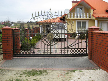 bramy i ogrodzenia kute