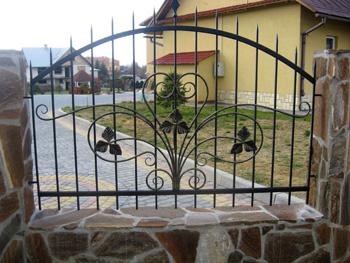 bramy i ogrodzenia kute